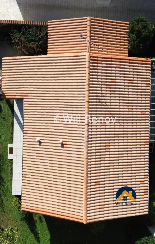 Nettoyage-et-hydrofuge-de-toiture-St-Yriex-16710